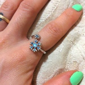 Snowflake gemstone ring